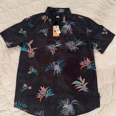 新品タグ付 QuiksilverクイックシルバーAPERO花柄シャツの画像