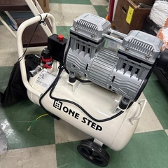 【ジャングルジャングル貝塚店】エアコンプレッサー　ワンステップ　30L  通電のみチェックOK 工具　便利　コンプレッサー　貝塚　二色浜　クリーニング済みの画像