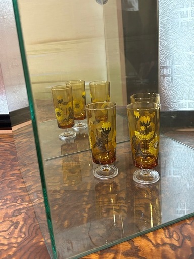 27(月)にガレージセール　ミラー付きガラスディスプレイケース