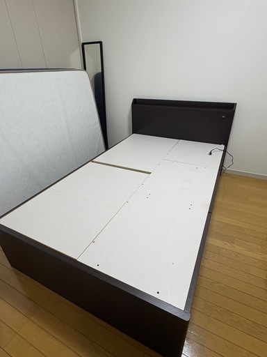 セミダブルベッド茶色収納多めコンセントありマットレスあり (ふじ