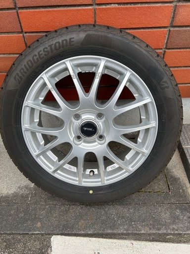 【話中】
軽自動車用 15インチタイヤホイール4本セット 165/60R15 ブリヂストン 2024年製