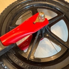 レッドのSTRIDERバランスバイク
の画像
