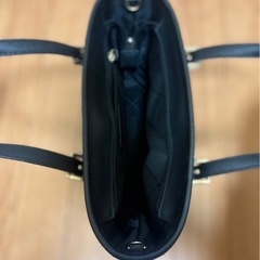 手持ちカバンの画像