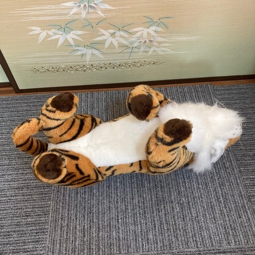 ぬいぐるみの三英 ★ トラ　ぬいぐるみ　希少
