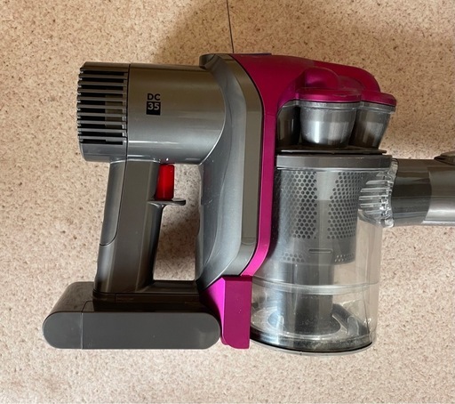 ダイソン　DC35　ピンク　動作OK　中古 ダイソン掃除機DC35 (Micky ) 立場の生活家電《掃除機》の中古あげます