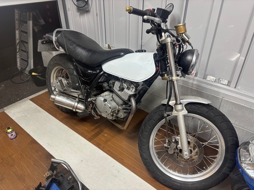 スズキ　バンバン200