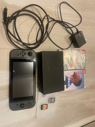 Switch本体　カセット3本　マイクロsd64GB