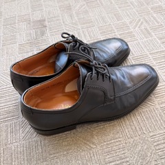 TRUSSARDI（トラサルディ）黒のレザーシューズ 25.5cmの画像