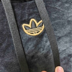 adidas パーカー　美品の画像