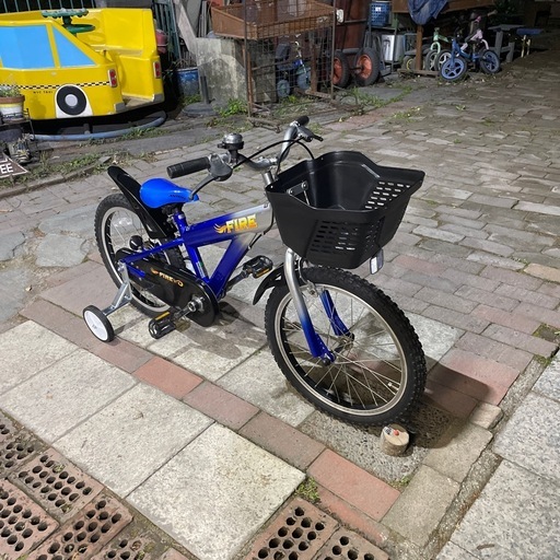 【5987】幼児車　18インチ　8,400円（防犯・税込）