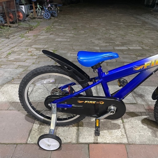 【5987】幼児車　18インチ　8,400円（防犯・税込）