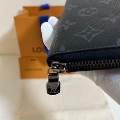 【布袋・紙袋付き美品✳︎】LOUISVUITTON ルイヴィトン  財布 モノグラム エクリプス ジッピー ヴェルティカル M62295 男女問わず使える人気定番デザインの画像