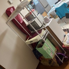 食器棚＆突っ張り棒＆ランドリーラックの画像