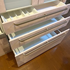 食器棚の画像