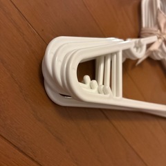 白ハンガーの画像