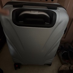 キャリーケース  シルバー 機内持ち込み可能サイズの画像