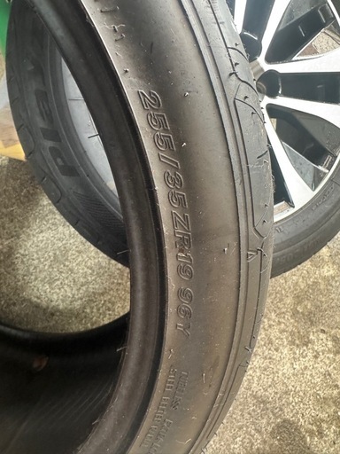 タイヤ　　255/35r19
