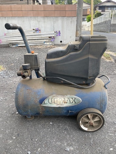 実働品　オイルレス　コンプレッサー　25L