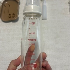 ikutano（イクタノ）の携帯用哺乳びんブラシ＆スタンドセット。Pigeon哺乳瓶。の画像