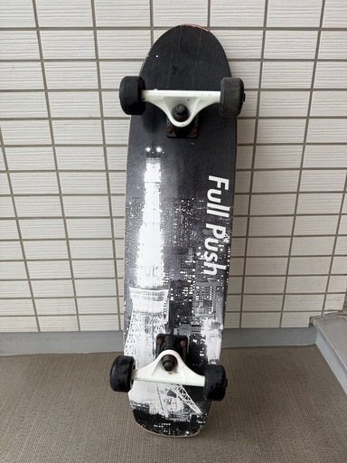 【中古】クルーザータイプの(miller LOOP)スケートボード、お売りいたします。 ミラーディヴィジョン ループ サーフスケート コンプリートスケート