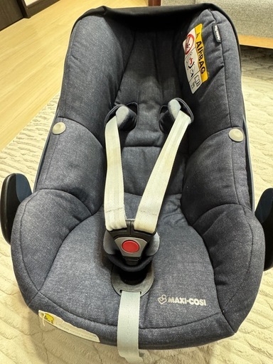 マキシコシチャイルドシート　　　ISOFIXベース、アダプター