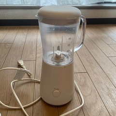 ドライヤー、ジューサー、卓上加湿器、電気鍋の画像