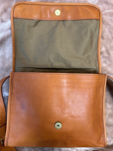 ソメスサドルSOMES SADDLEワンショルダーバッグワンショルダーバック クロスボディバッグ クロスボディバック 襷掛けバッグたすき掛けバッグ斜め掛けバッグ肩掛けバッグ鞄カバンかばんブラウン茶色キャメル本革レザー牛革冊子日本製国内製メイドインジャパン国産