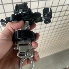スマホホルダー 自転車・バイク用 しっかり固定 美品の画像