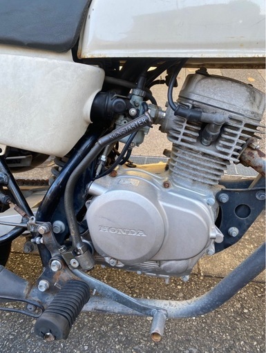 Honda APE50 (AC16) ホワイト