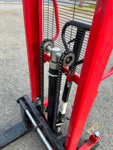 ハンドフォークリフト 手動スタッカー 2000kg 揚高1600mm 中古