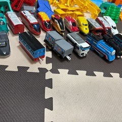 プラレールなど（1枚目と3枚目参照）の画像