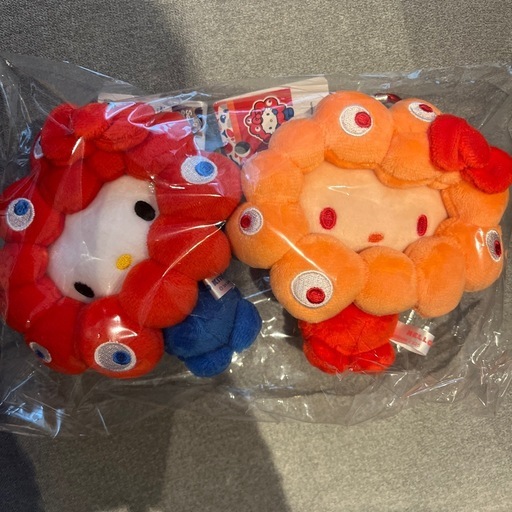 キティ　ミャクミャク　なりきり　マスコット　カラビナ　サンリオ