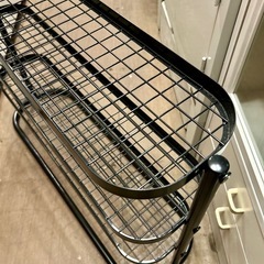 《売約済》シューズラック 靴置き 玄関 収納 スチール ラック 黒 ブラック　軽量 コンパクト シューズ 靴 の画像