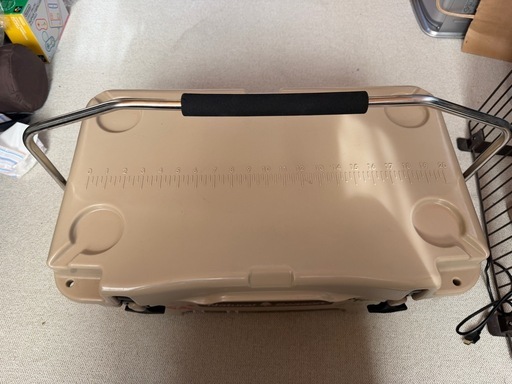 美品　ハードクーラーボックス　２５L　ＫＷ－２６ＱＴ