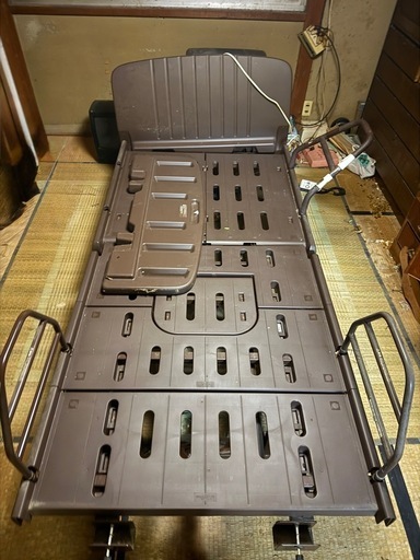 引取り限定　電動医療ベッド　介護ベッド