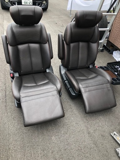 日産自動車純正
本革シート