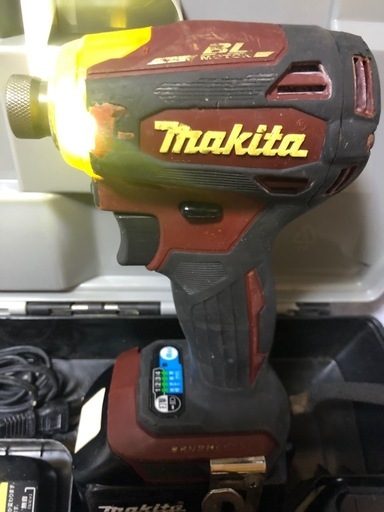 マキタ18vインパクトドライバTD172D中古美品オリジナルハウジング