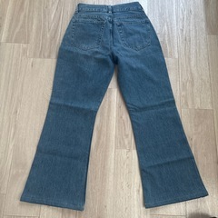 UNIQLOブーツカットジーンズの画像