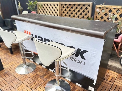 カッコいい カウンターとバーチェアー2脚セット　引取り限定