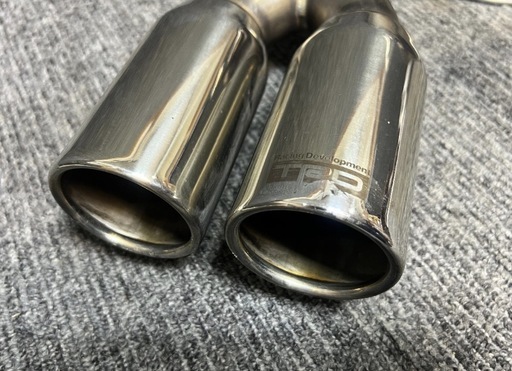 アクア　TRDマフラー