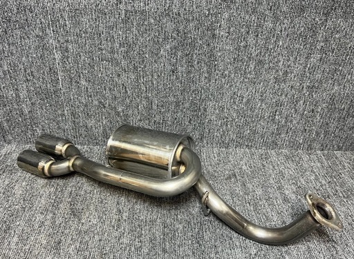 アクア　TRDマフラー