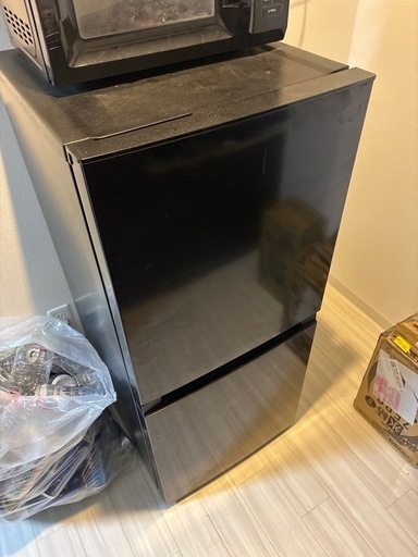 【お引き渡し待ち】2ドア冷蔵庫容量121L 使用約1年　