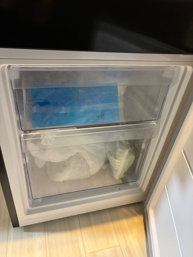 お引き渡し待ち】2ドア冷蔵庫容量121L 使用約1年 【公式通販】