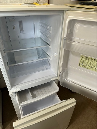 中古☆SHARP 冷蔵庫 2016年製 137L 中古美品シャープ冷蔵庫冷凍137L どっちもドア ホワイト2ドア - メルカリ