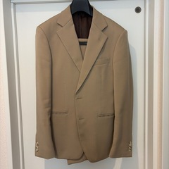 ベージュ　スーツ