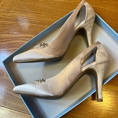 DIANA ダイアナ ベージュハイヒールパンプスの画像