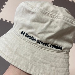 ヴィヴィアンウエストウッド　バケットハット　オーブ　UV対策　ベージュの画像