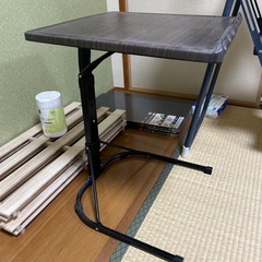机　テーブルの画像