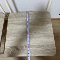 テーブル、椅子の画像