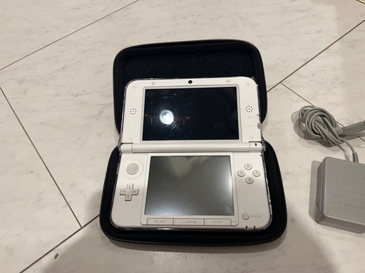 【値下げ不可】　Nintendo 3DS LL ピンク 本体 充電器　ケース・カバー付き